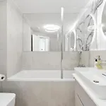 Golden Suite, River&old Town View, Free Parking * Bratislava