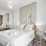 Golden Suite, River&old Town View, Free Parking Apartment Bratislava