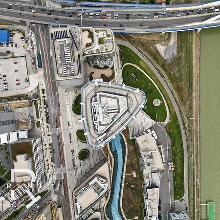 Golden Suite, River&old Town View, Free Parking Διαμέρισμα