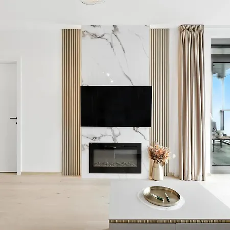 Διαμέρισμα Golden Suite, River&old Town View, Free Parking *