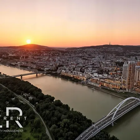 Golden Suite, River&old Town View, Free Parking Apartamento Bratislava