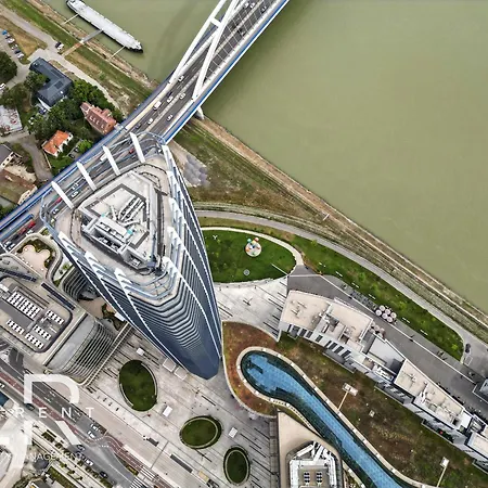 Golden Suite, River&old Town View, Free Parking Διαμέρισμα *