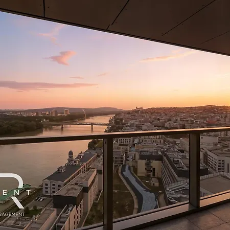 Golden Suite, River&old Town View, Free Parking *