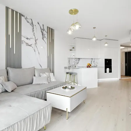 Golden Suite, River&old Town View, Free Parking Apartmán *