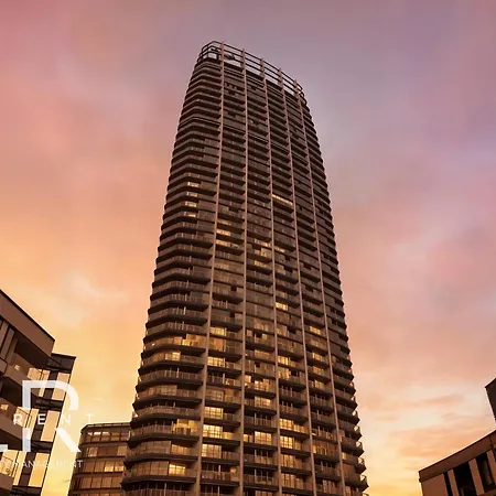 Apartmán Golden Suite, River&old Town View, Free Parking *
