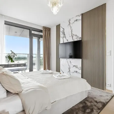 Golden Suite, River&old Town View, Free Parking * Bratislava