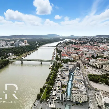 Appartement Golden Suite, River&old Town View, Free Parking Bratislava