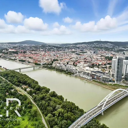 Golden Suite, River&old Town View, Free Parking Appartement