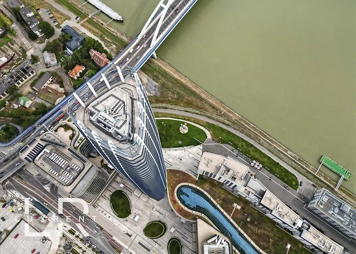 Golden Suite, River&old Town View, Free Parking アパート *