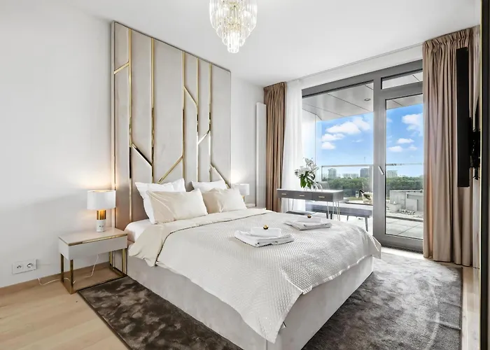 アパート Golden Suite, River&old Town View, Free Parking ブラチスラヴァ