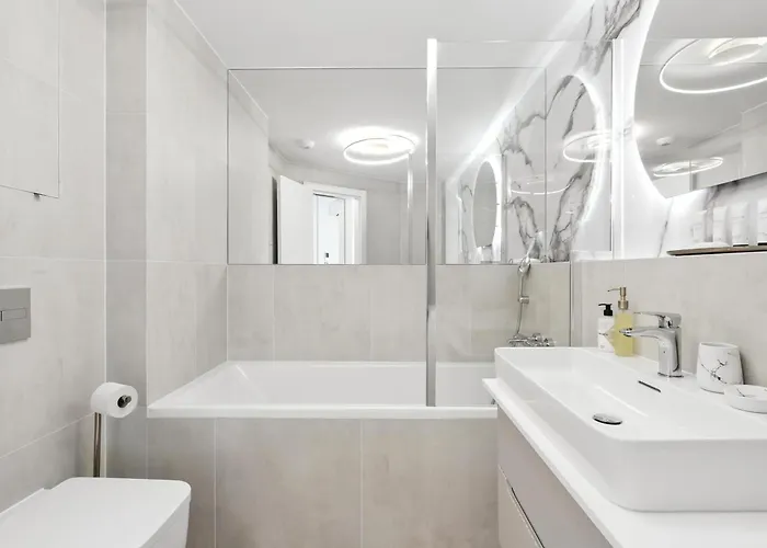 Golden Suite, River&old Town View, Free Parking *