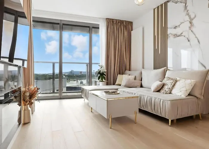 公寓 Golden Suite, River&old Town View, Free Parking