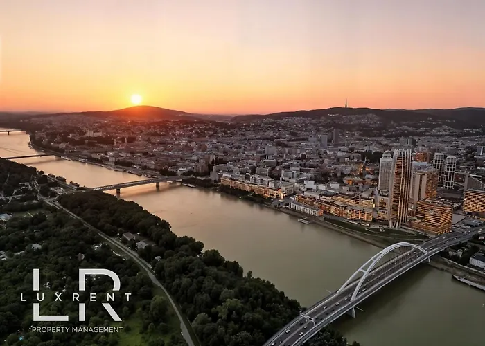 Golden Suite, River&old Town View, Free Parking