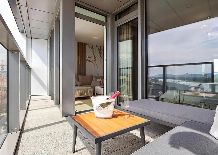 Golden Suite, River&old Town View, Free Parking *