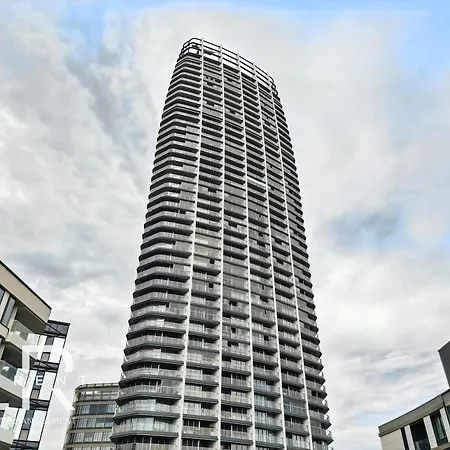 Apartmán Golden Suite, River&old Town View, Free Parking *