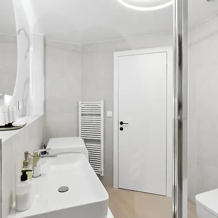 Golden Suite, River&old Town View, Free Parking Bratislava