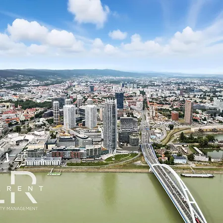 Golden Suite, River&old Town View, Free Parking