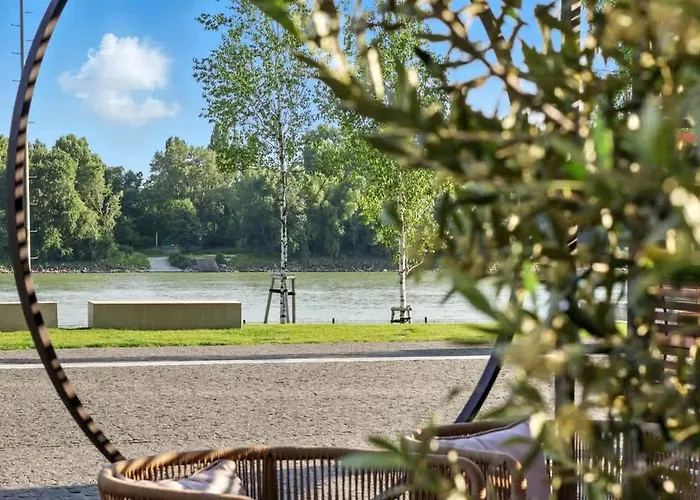 Golden Suite, River&old Town View, Free Parking Apartment *