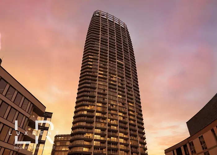 Apartment Golden Suite, River&old Town View, Free Parking *