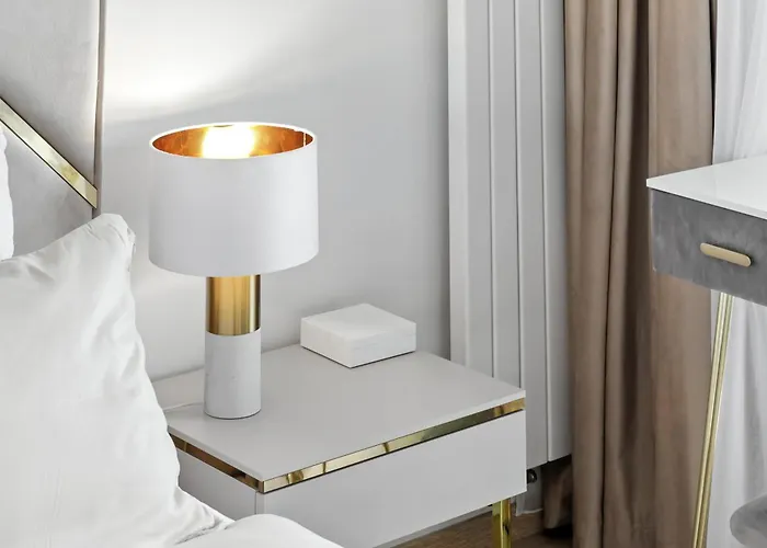 Apartment Golden Suite, River&old Town View, Free Parking *