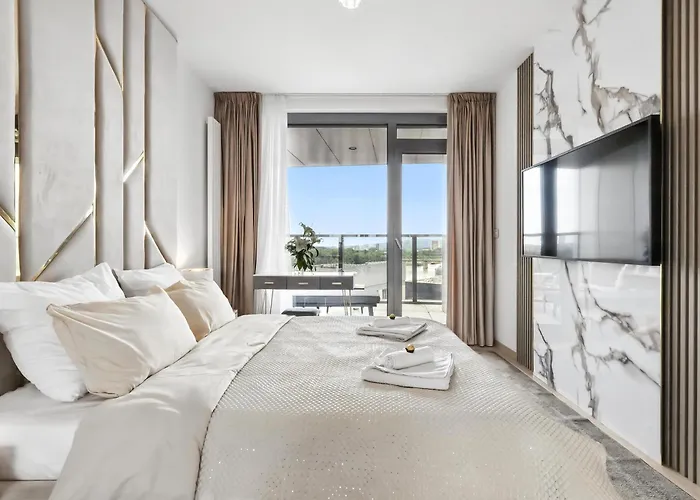 Apartment Golden Suite, River&old Town View, Free Parking Bratislava