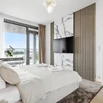 Golden Suite, River&old Town View, Free Parking * Μπρατισλάβα