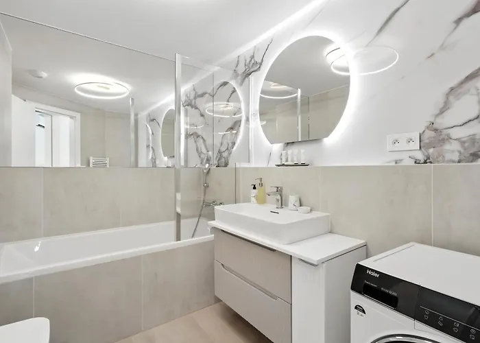 Golden Suite, River&old Town View, Free Parking * Bratislava